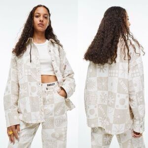 Smiley x H&M Unisex Oversized Tan Beige Graphic Denim Jacket Size Small